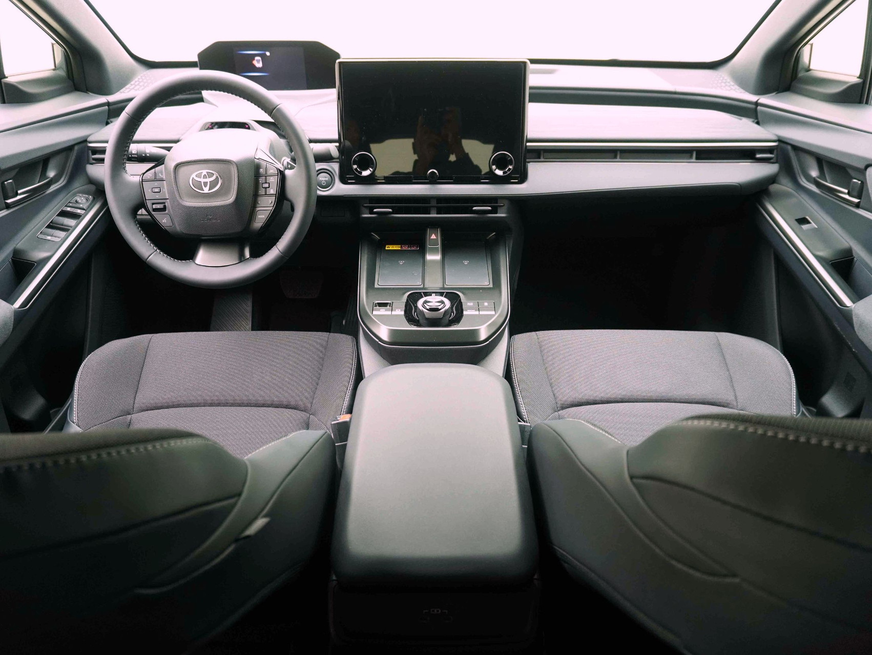 TOYOTA C-HR+ 77 KWh AWD Style ** über 500 km Reichweite **