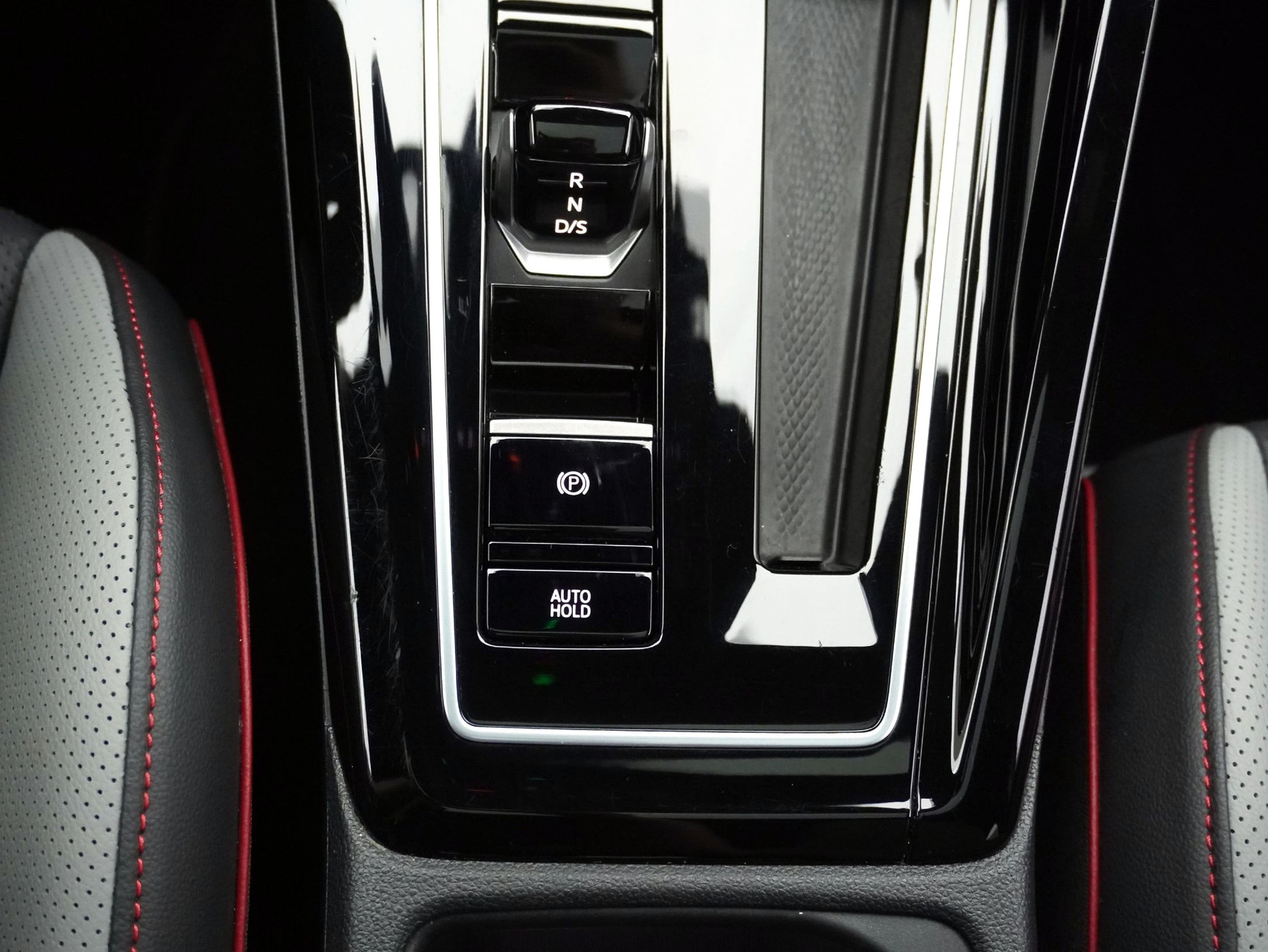VW Golf 8.5 2.0 TSI DSG GTI Black Style (2025) **Leder/Harmon-Kardon/Sitzbelüftung/uvm.**