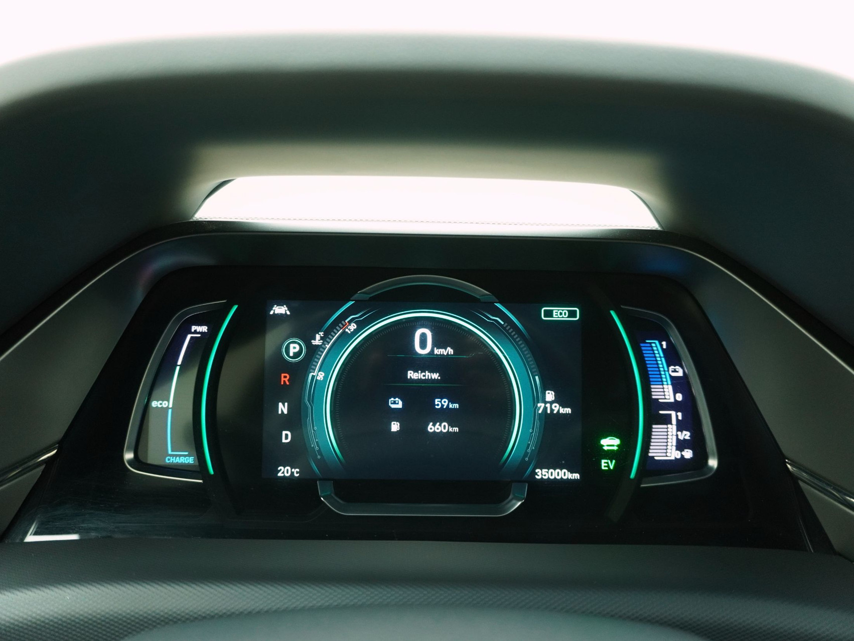 HYUNDAI Ioniq 1.6 GDi PiH Launch Plus