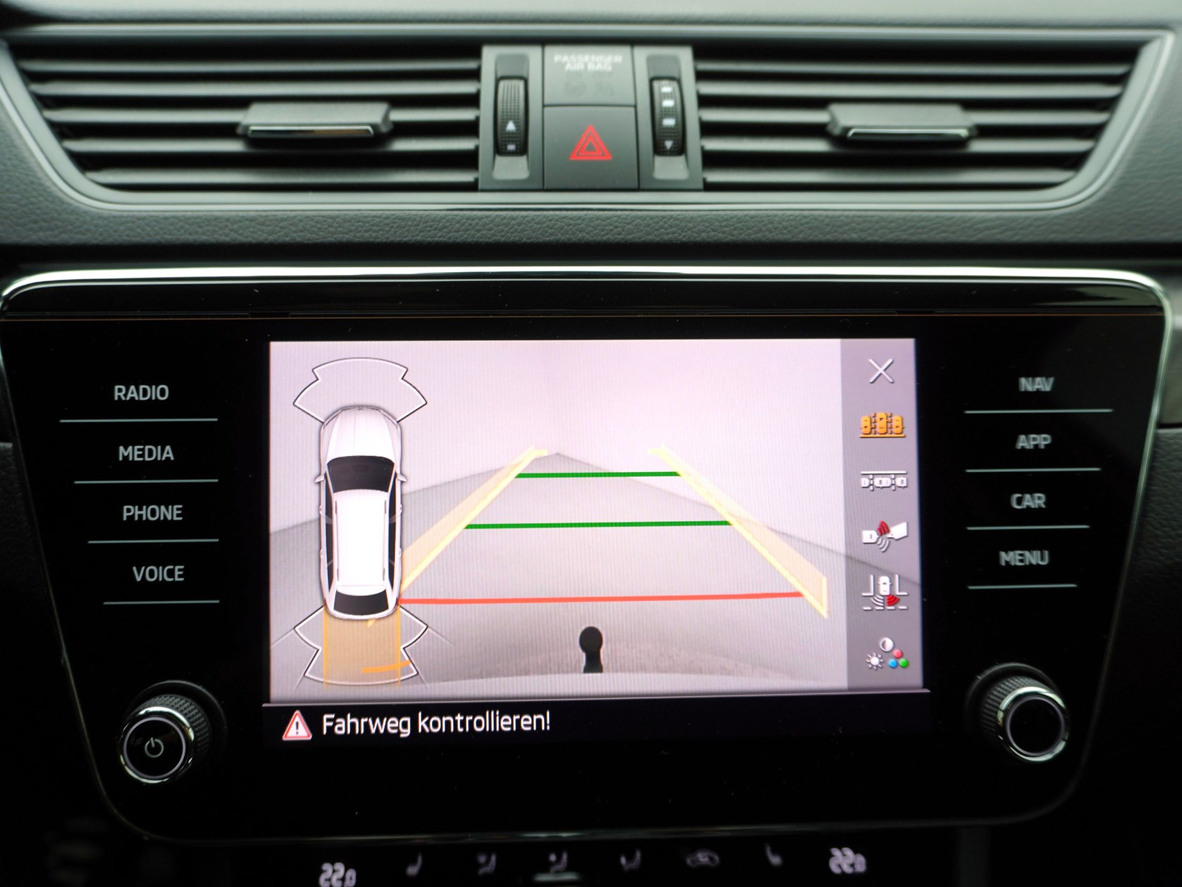 SKODA Superb Combi 1.4 TSI DSG PHEV Sport Line