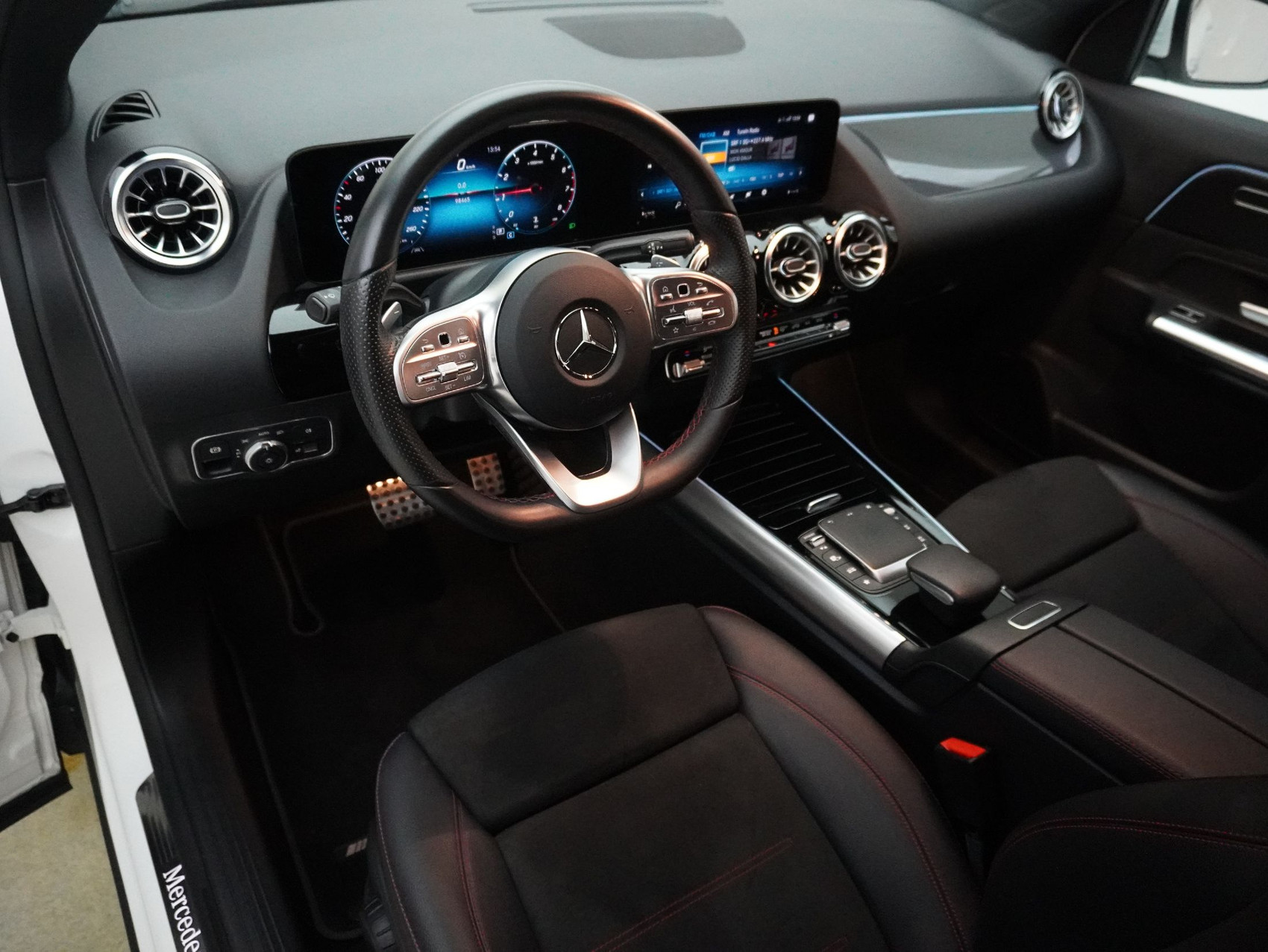 MERCEDES-BENZ GLA-Klasse GLA 200 AMG Line