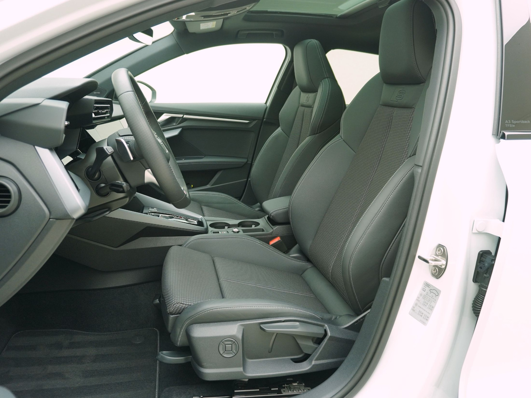 AUDI A3 Sportback 40 TFSI e S line S-Tronic **Audi Werksgarantie bis 04/2030**