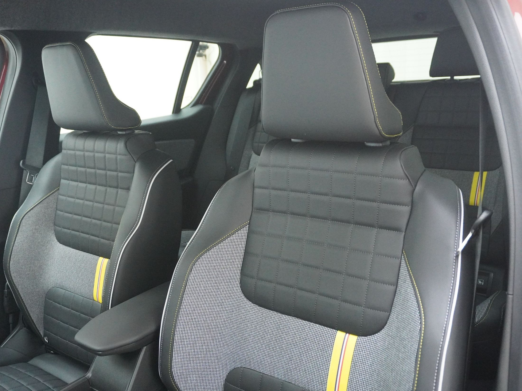 RENAULT R4 E-Tech Comfort Range iconic