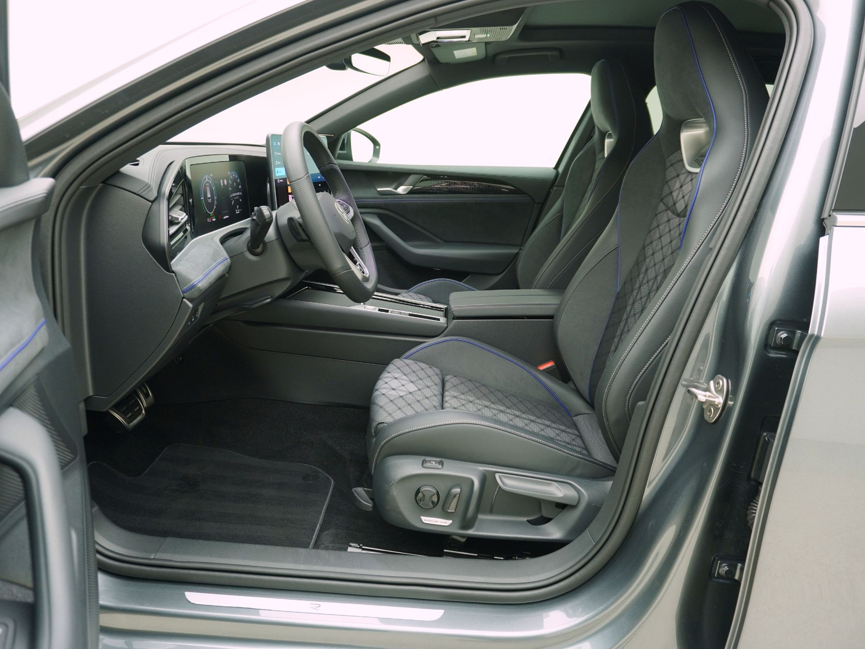 VW Passat Variant 1.5 TSI DSG Plug-in-Hybrid R-Line