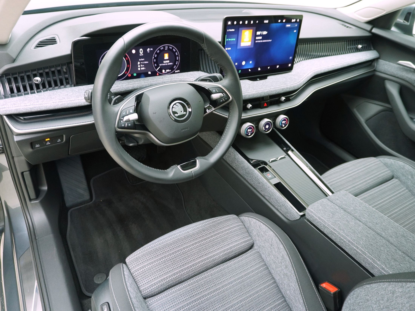 SKODA Superb 2.0 TDI DSG Selection Loft 4×4