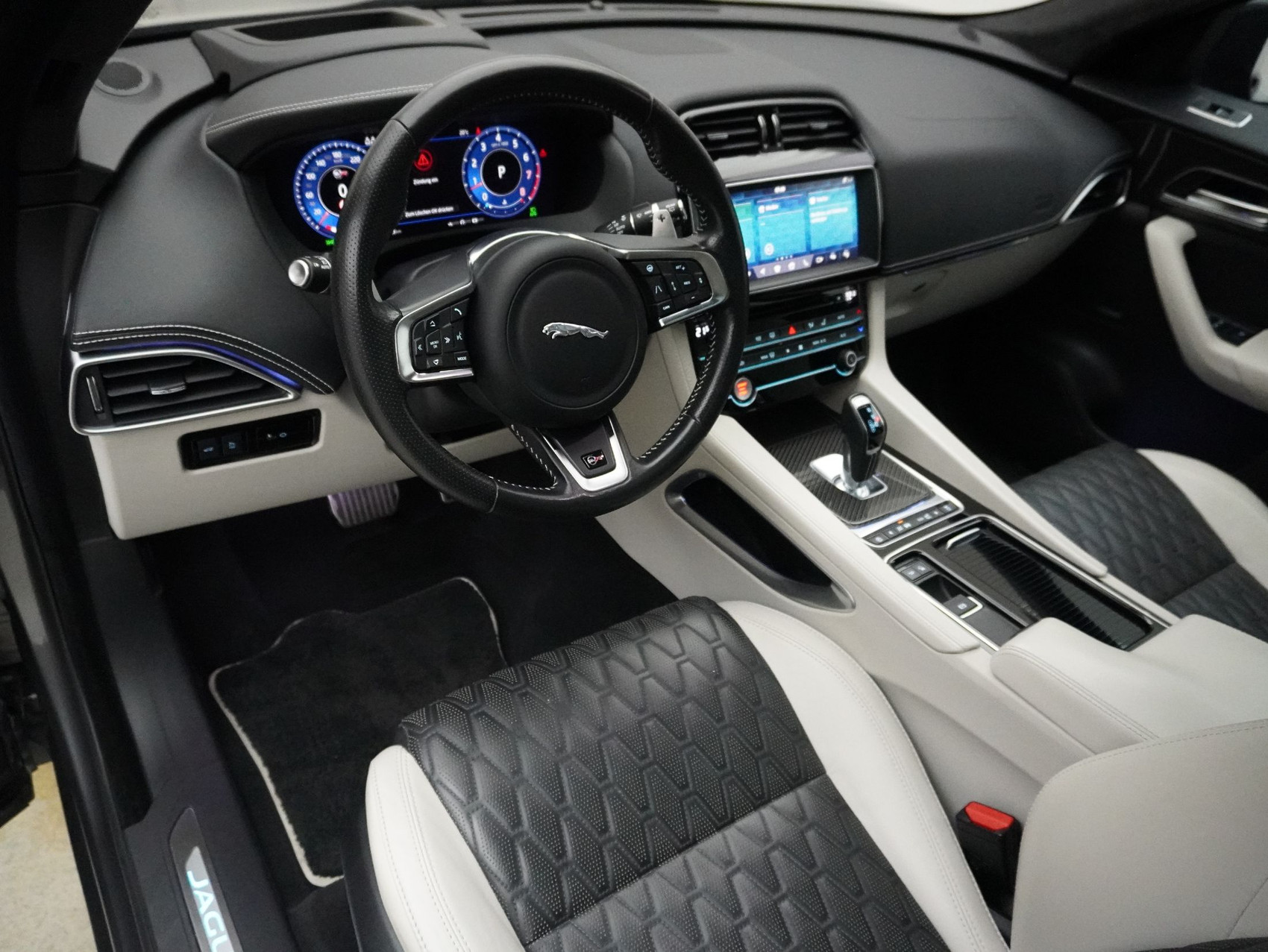 JAGUAR F-Pace 5.0 V8 SVR AWD