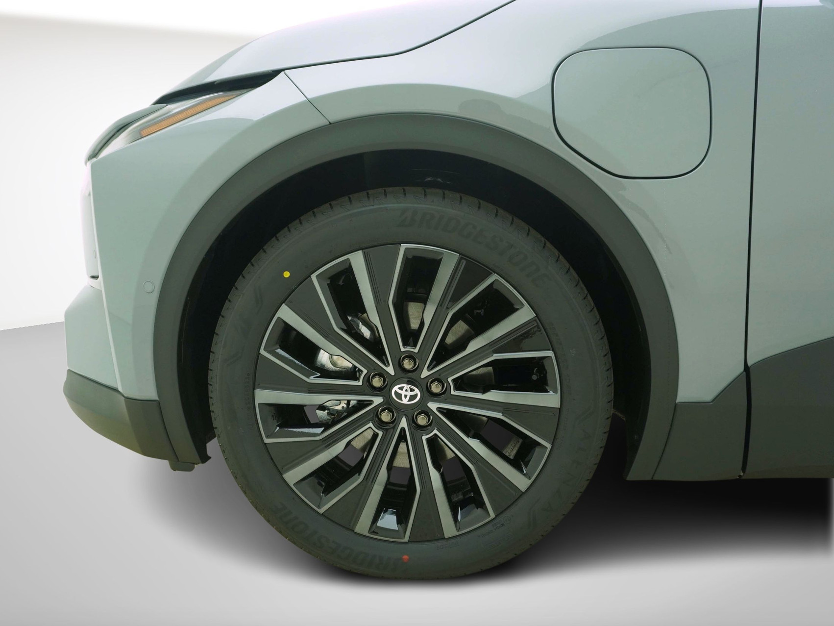 TOYOTA C-HR+ 77 kWh AWD Premium ** 22KW Ladung **