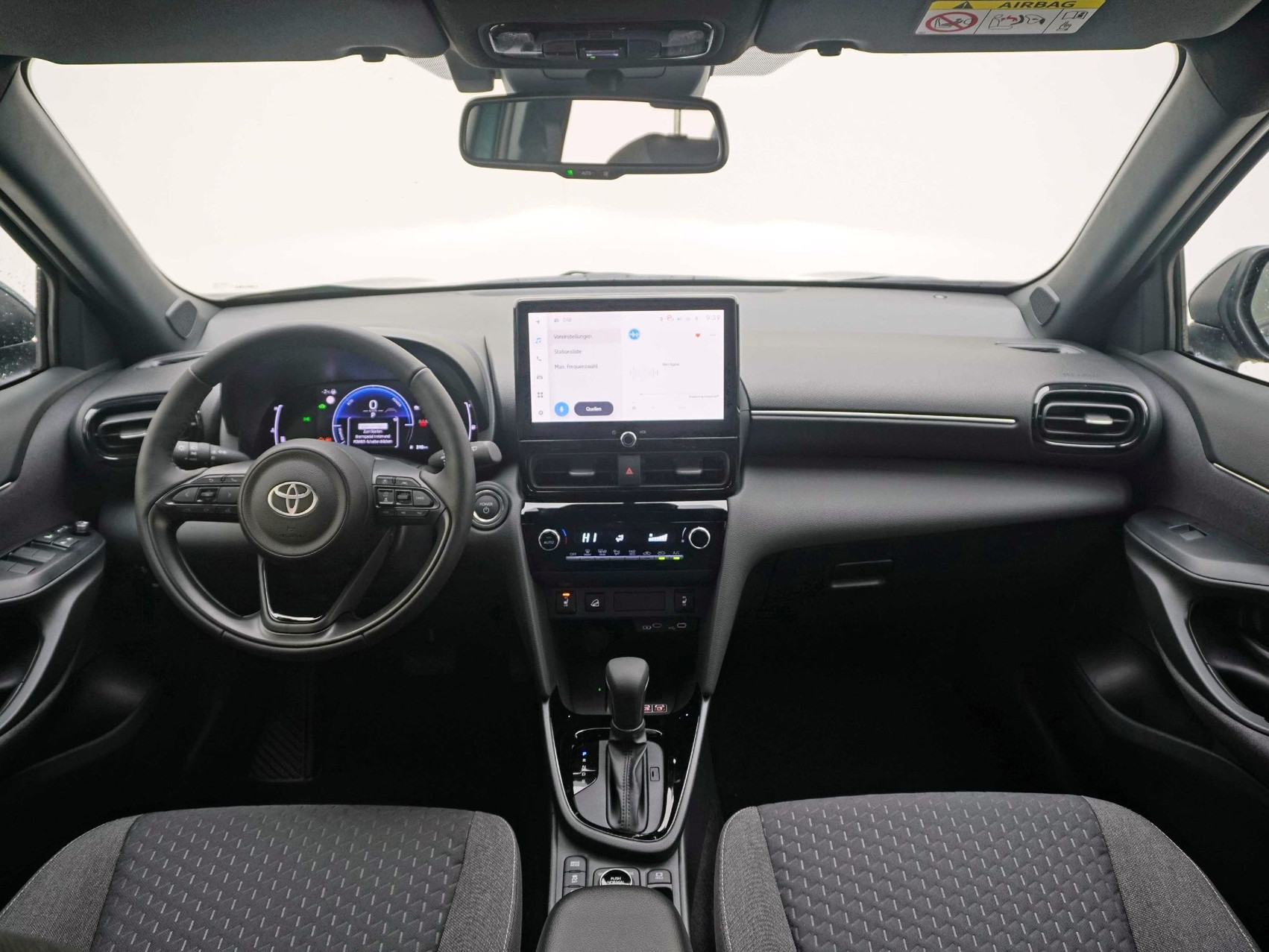 TOYOTA Yaris Cross 1.5 HSD Trend AWD-i ** 4×4 **