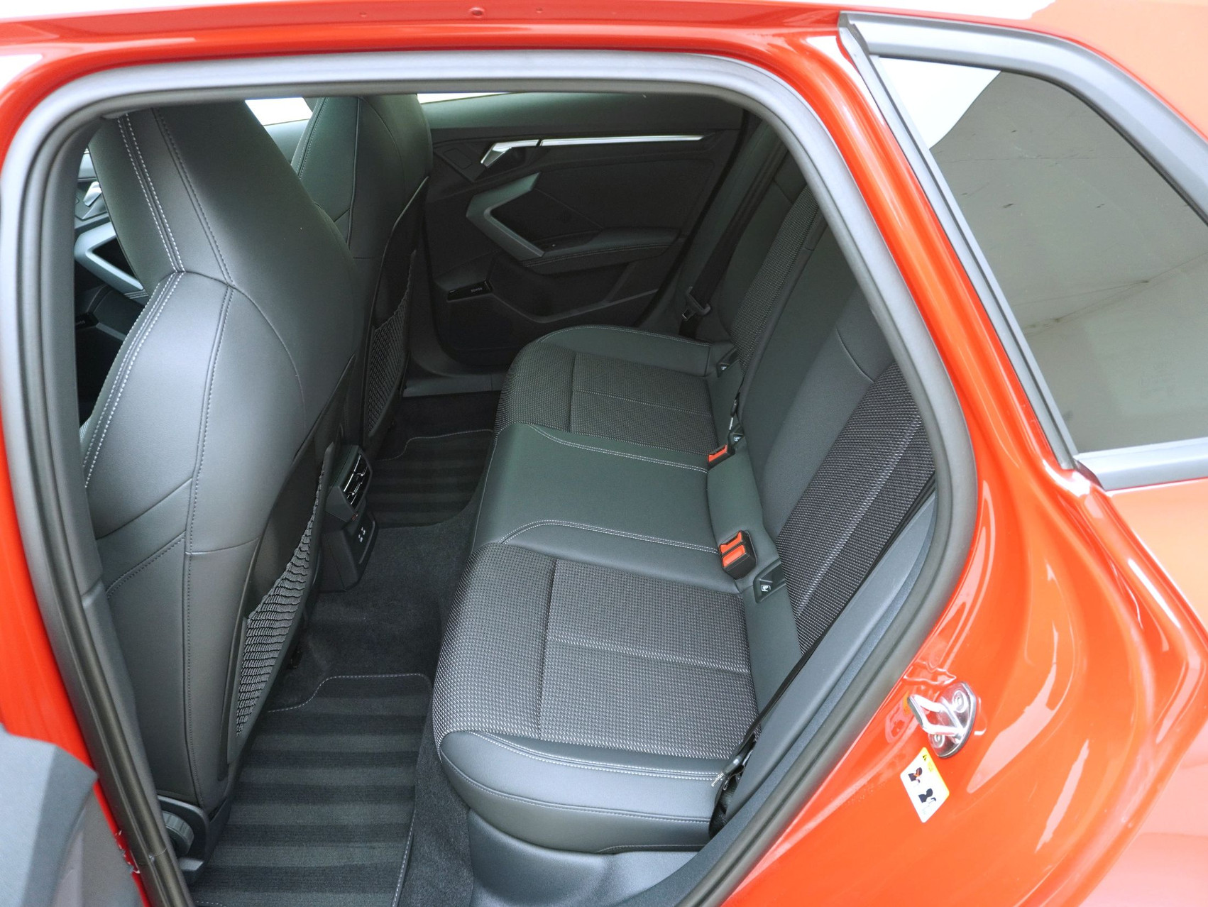 AUDI A3 Sportback 35 TFSI S Line S-Tronic **Audi Werksgarantie bis 05/2030**