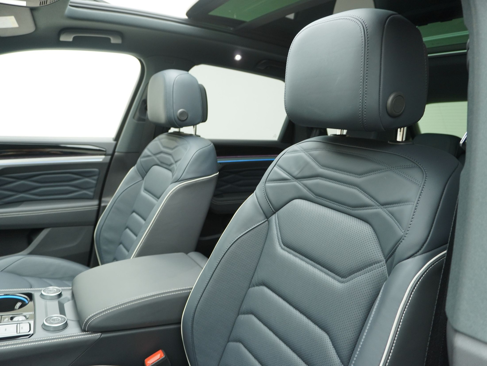 VW Touareg 3.0 V6 TSI R-Line Black Style 4Motion