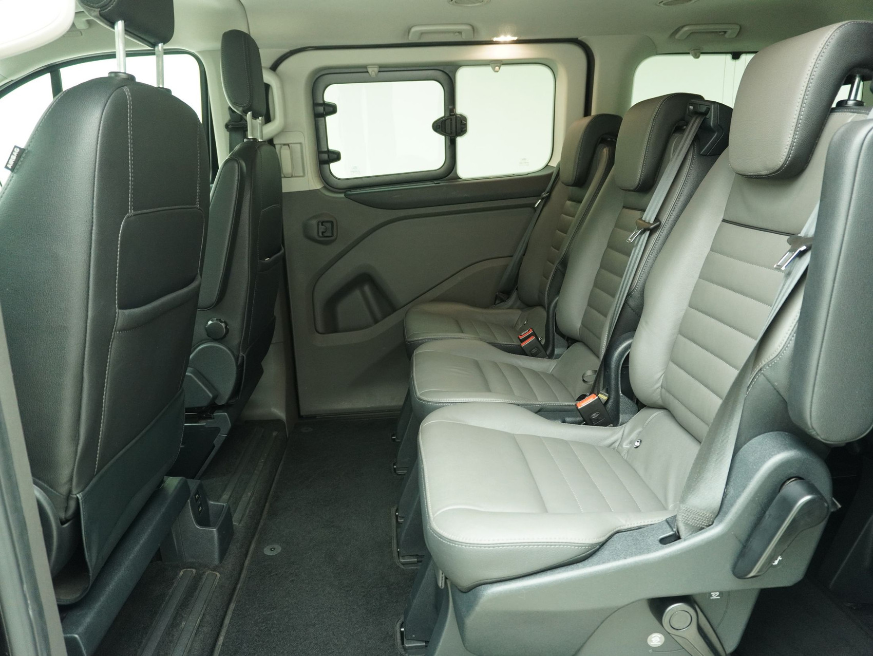 FORD Tourneo C Bus 320 L1 2.0 TDCi Titanium X