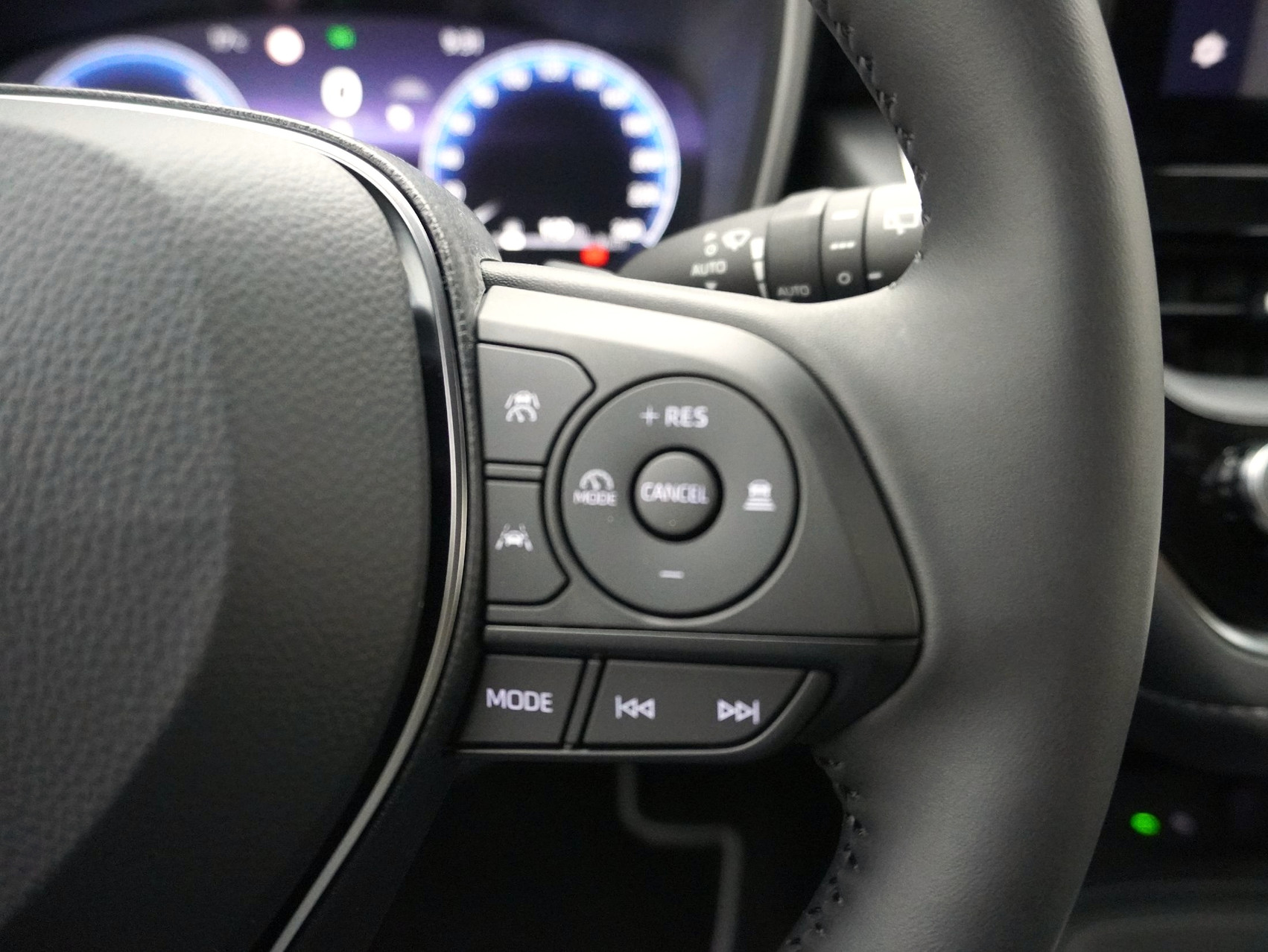 TOYOTA Corolla 2.0 HSD Trend ** Trend Plus **