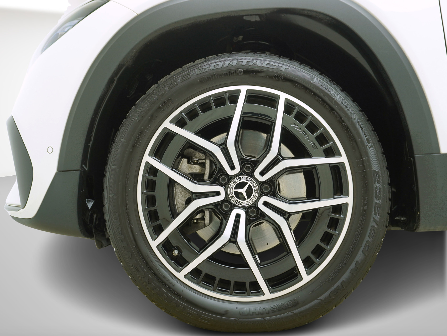 MERCEDES-BENZ EQB 300 AMG Line 4Matic