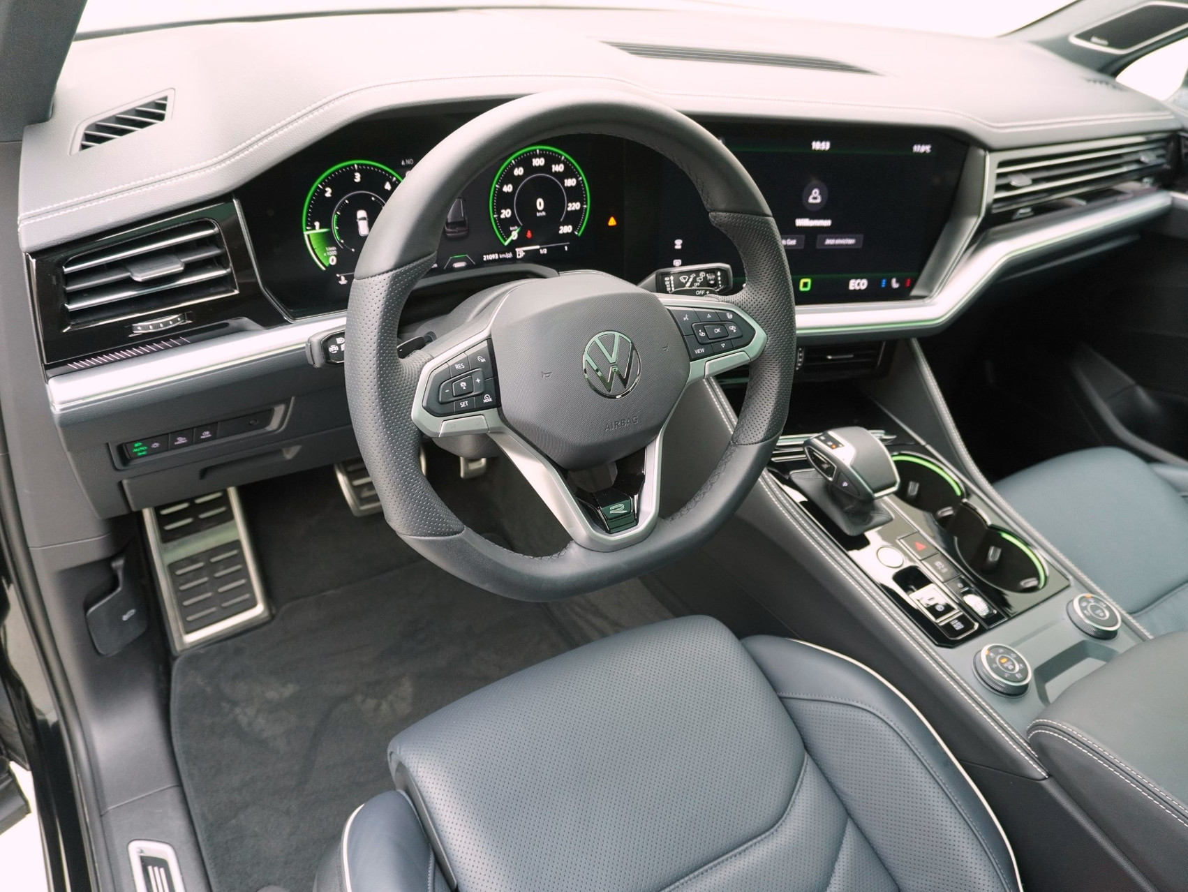 VW Touareg 3.0 TDI R-Line Black Style 4Motion **Vollausstattung**