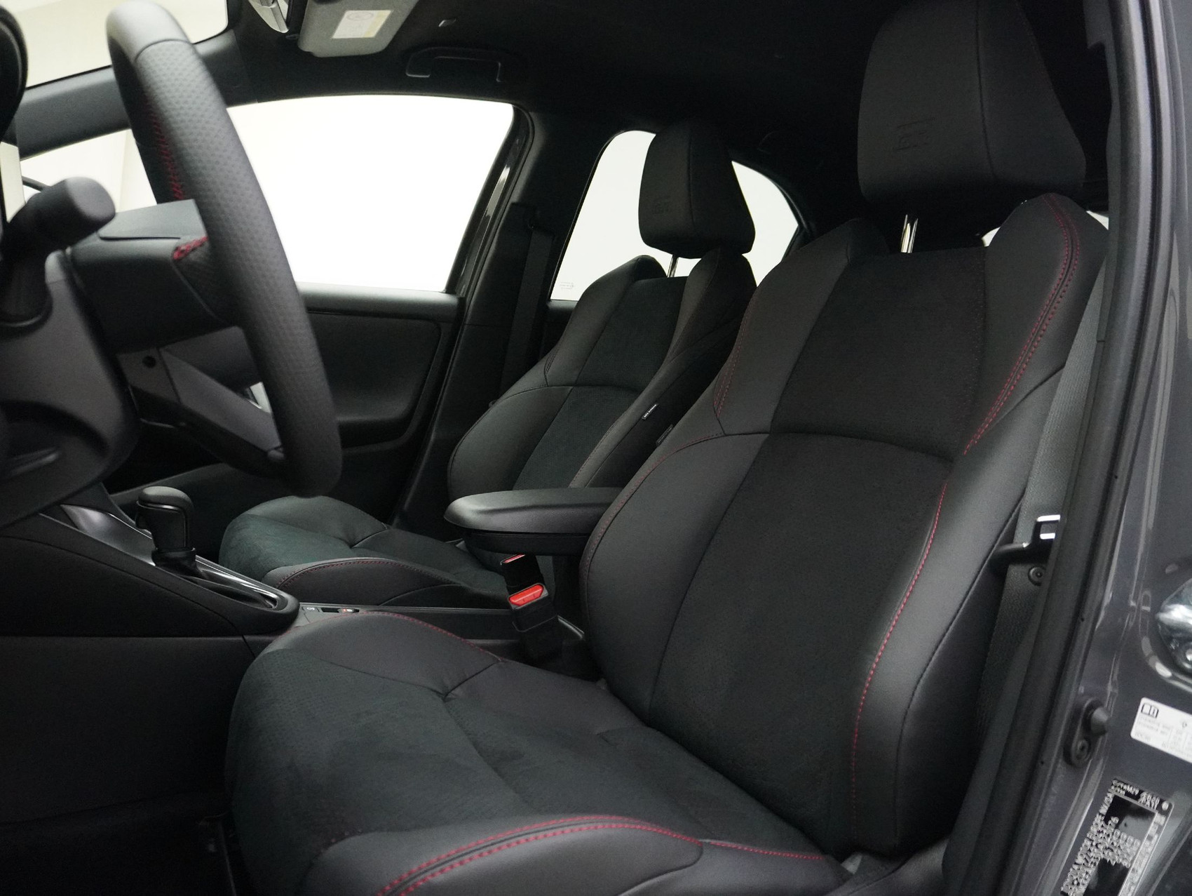 TOYOTA Yaris 1.5 VVT-i HSD GR Sport ** mit Head-Up **