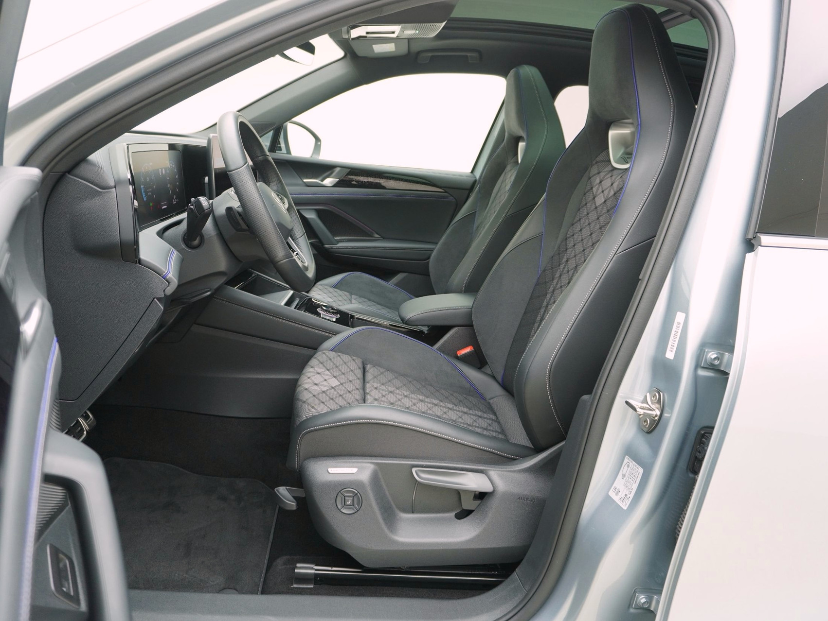 VW Tiguan 2.0 TSI DSG R-Line 4Motion (2025)