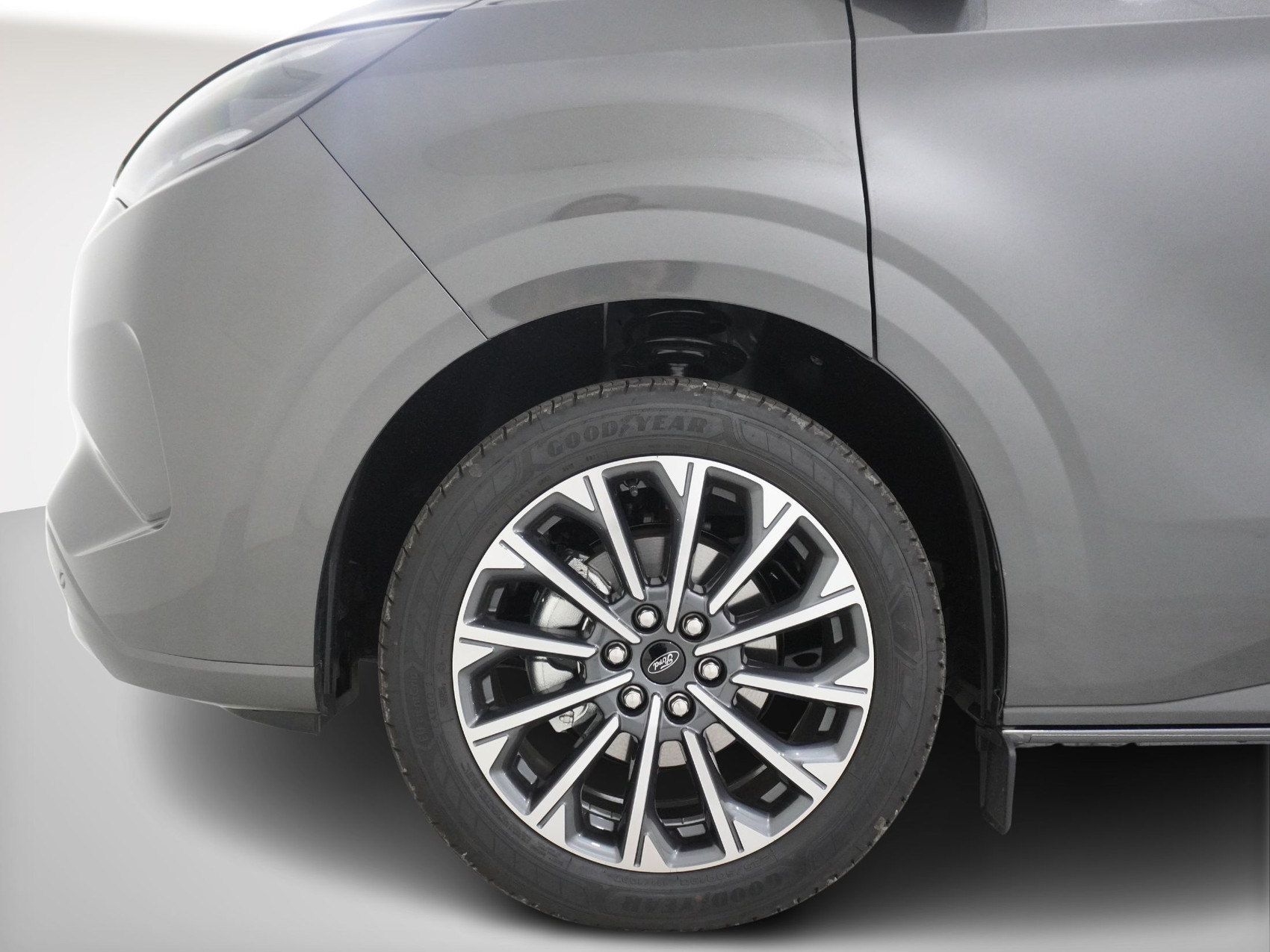 FORD Tourneo Custom L2 2.5 Plug-in-Hybrid Titanium X