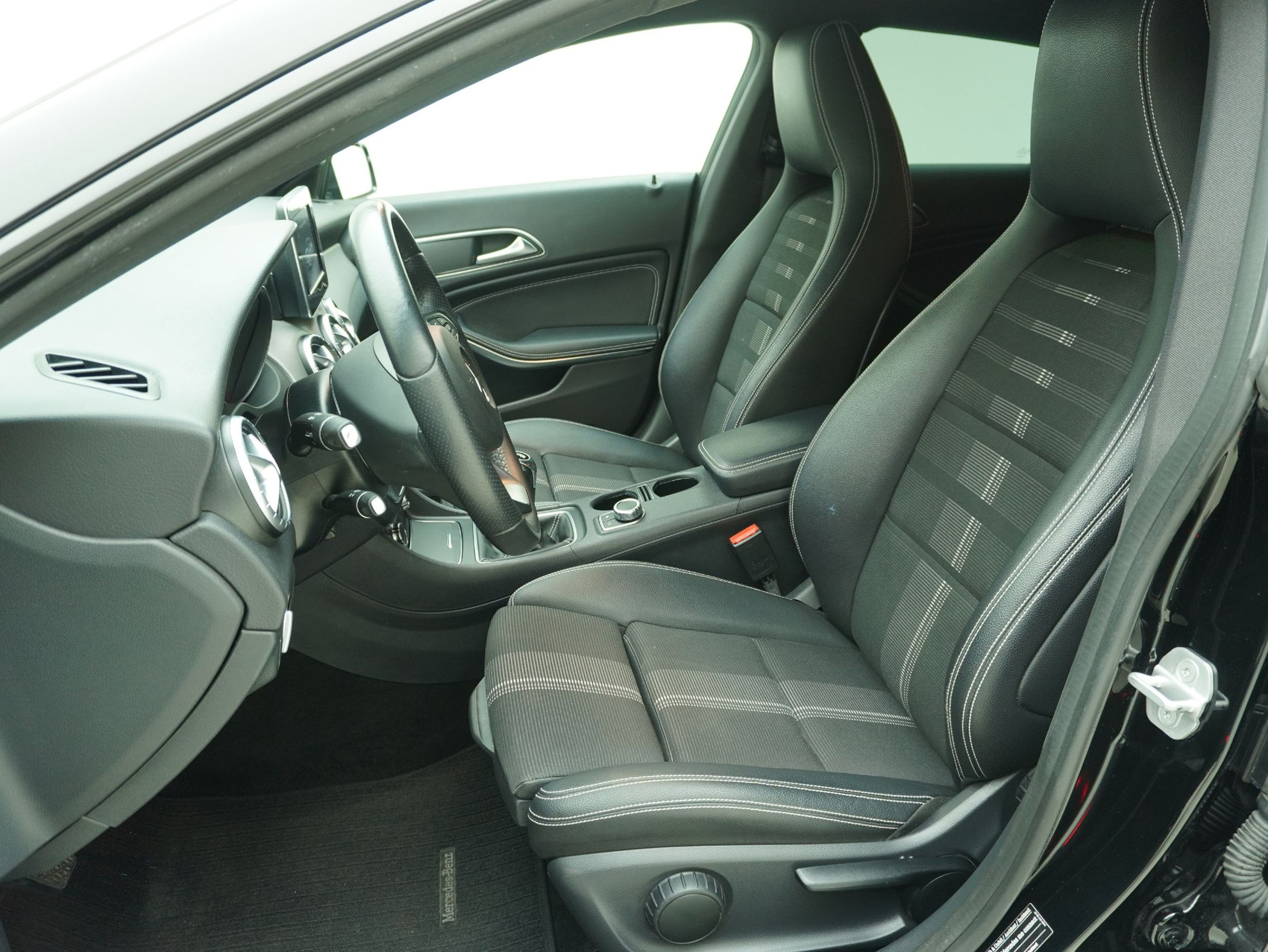 MERCEDES-BENZ CLA-Klasse CLA 200 Night Star Shooting Brake