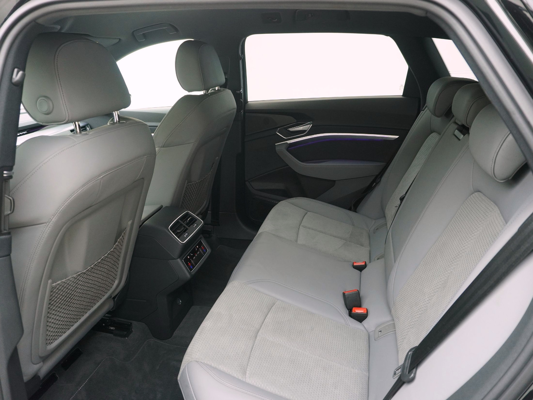 AUDI e-tron S quattro