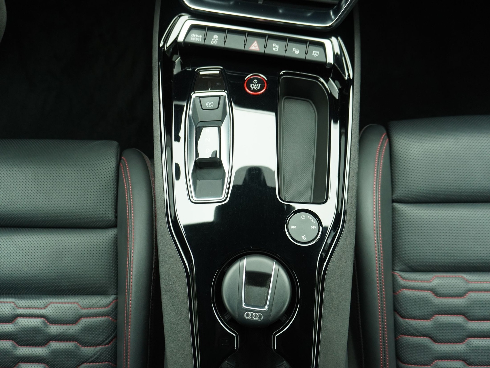 AUDI e-tron GT RS quattro **Carbon Optik / Hinterachslenkung / Matrix / uvm.**