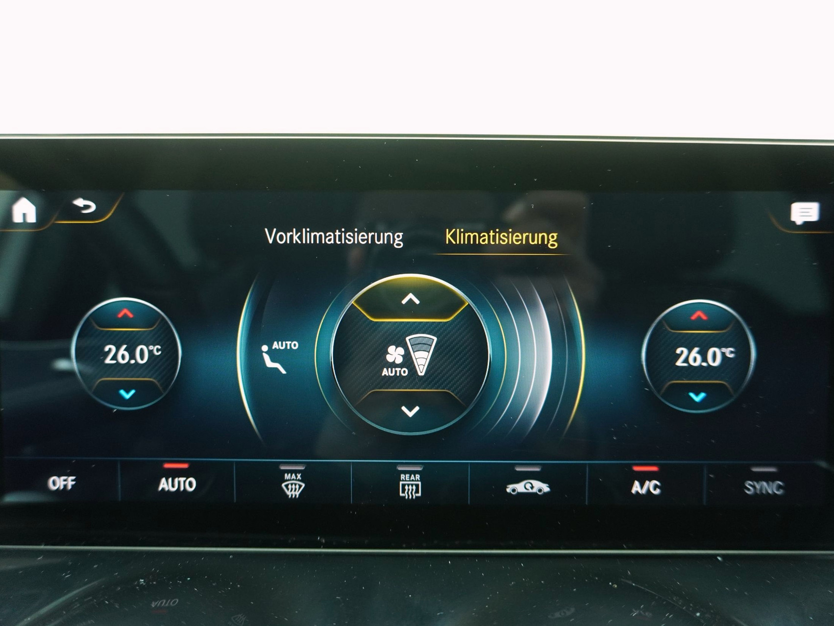 MERCEDES-BENZ EQB 300 AMG Line 4Matic