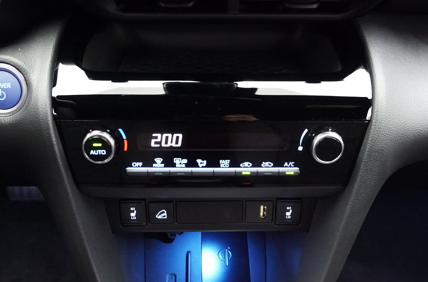 TOYOTA Yaris Cross 1.5 VVT-i HSD Trend AWD-i ** 4×4 ** inkl. 8-Fachbereifung **