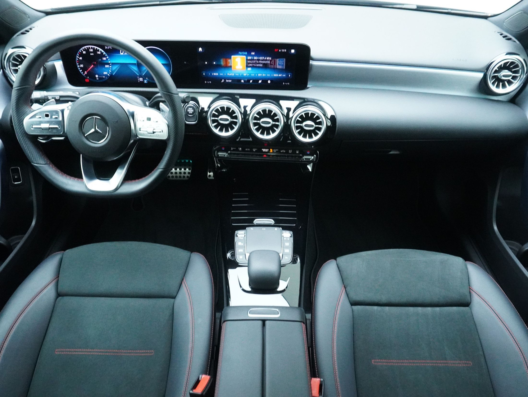 MERCEDES-BENZ A-Klasse A 250 e AMG Line