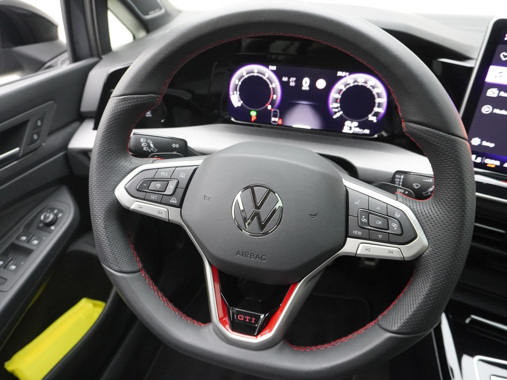 VW Golf 8.5 2.0 TSI DSG GTI Black Style (2025) ** Harman/Kardon / Head-Up / Panoramadach **