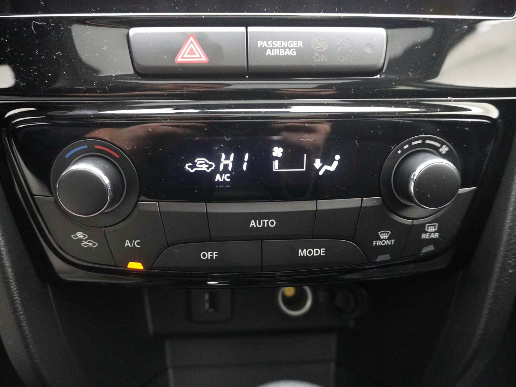 SUZUKI Vitara 1.4 T Compact Top Hybrid 4×4