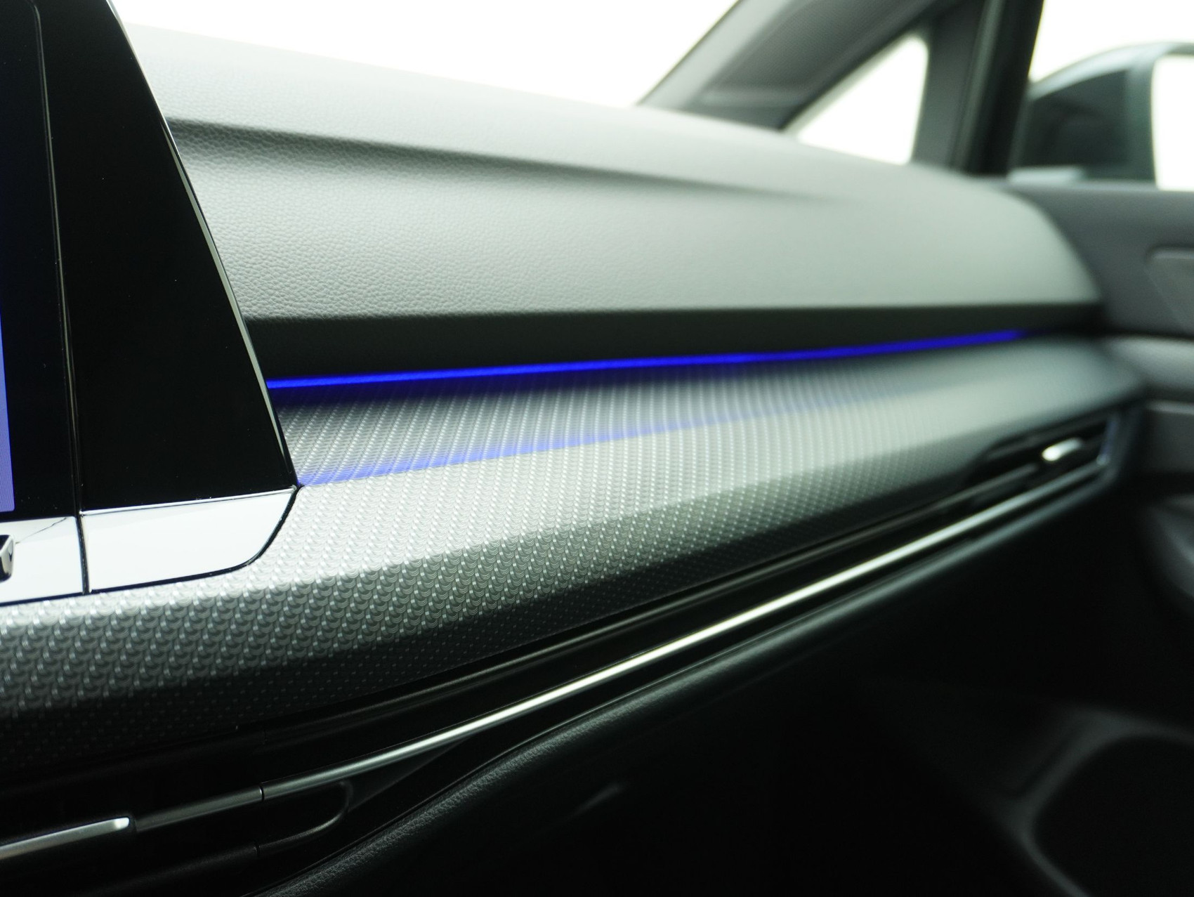 VW Golf 8 1.5 eTSI DSG R-Line