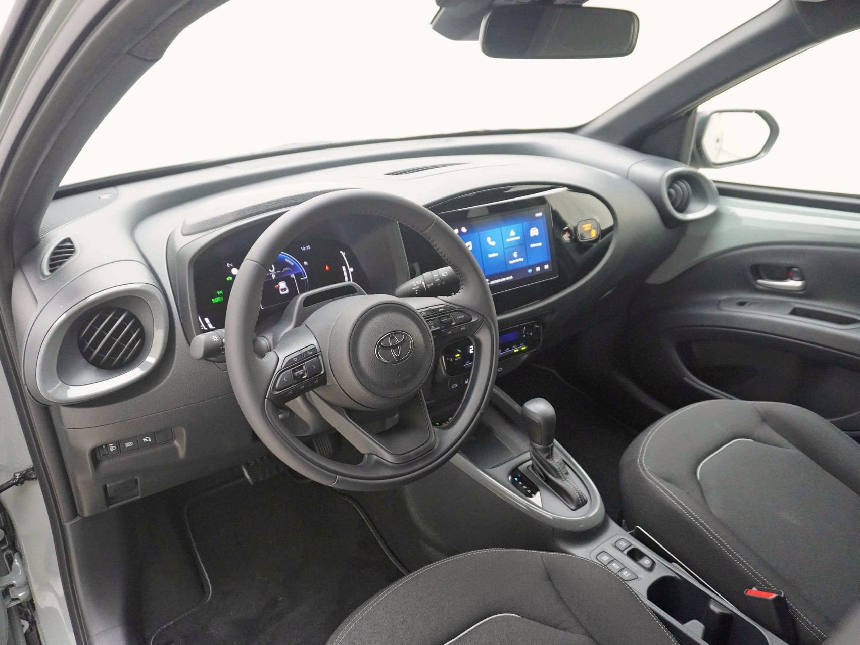 TOYOTA Aygo X 1.5 VVT-i HSD Trend ** inkl. Park Sensoren vo & hi **
