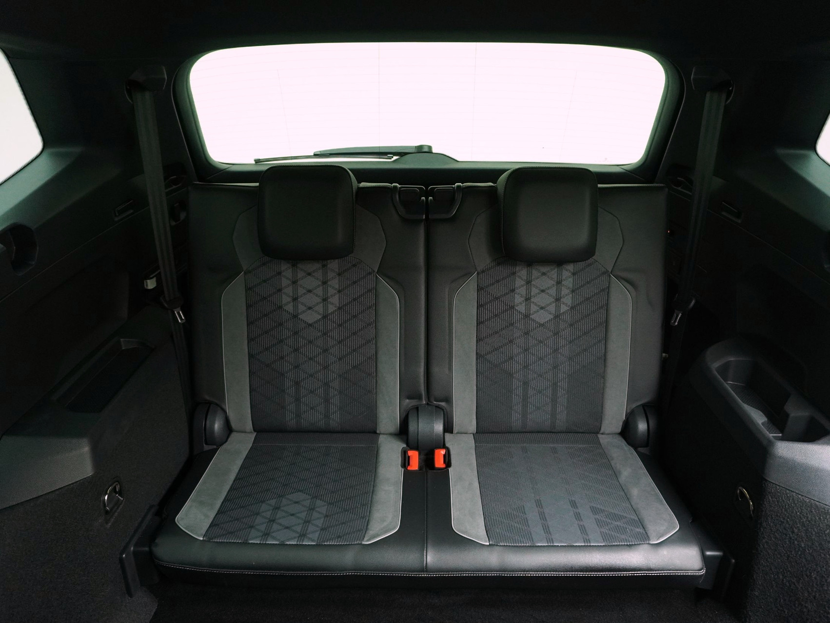 VW Tiguan Allspace 2.0 TSI DSG R-Line Black Style 4Motion