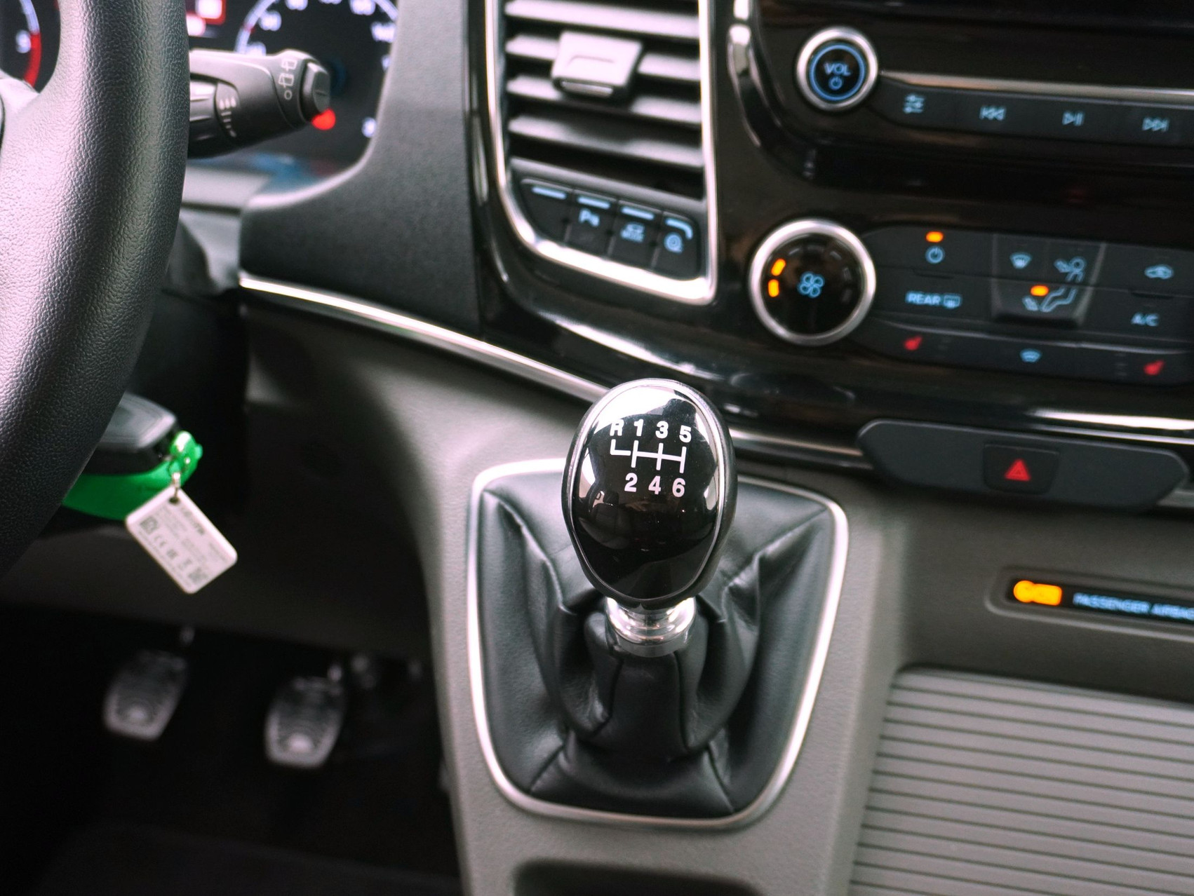 FORD Tourneo Custom 320 L1 MHEV Titanium