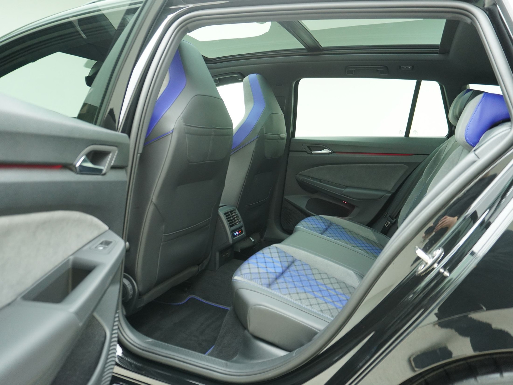 VW Golf Variant 8.5 2.0 TSI DSG R-Performance 4Motion **R-Performance**