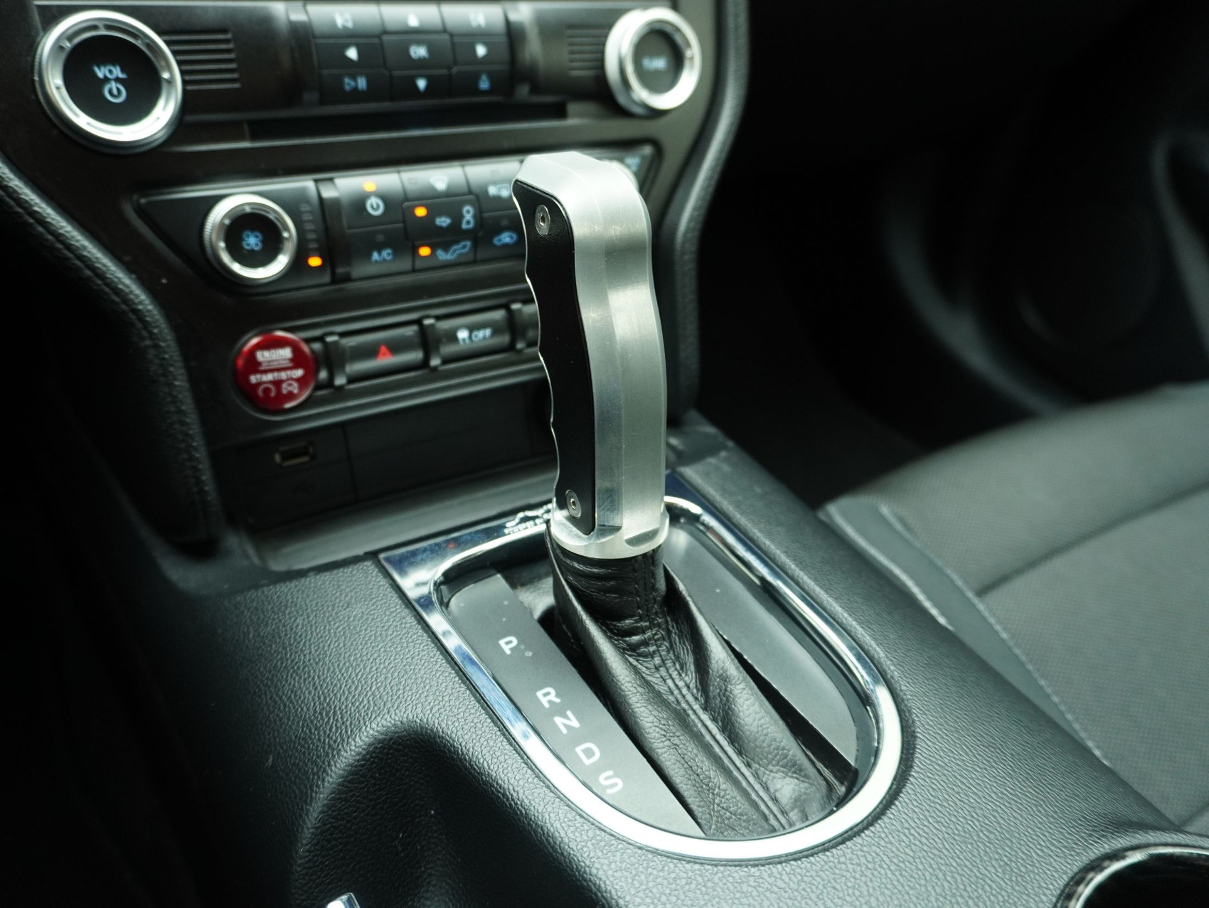 FORD USA Mustang Coupé 3.7 V6