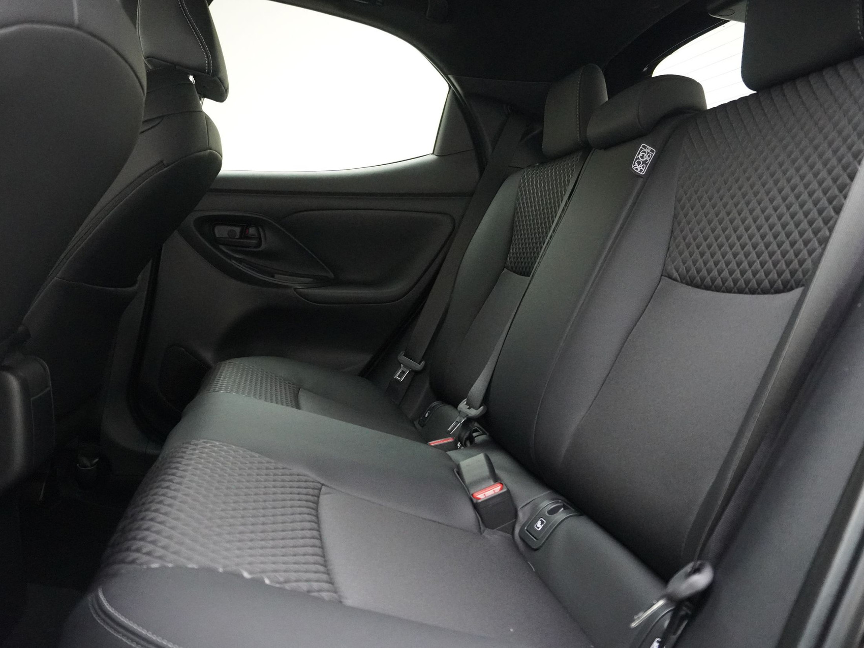 TOYOTA Yaris 1.5 VVT-i HSD Premium ** JBL-Soundsystem **