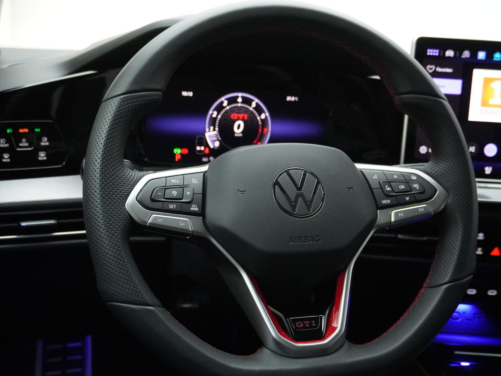 VW Golf 8.5 2.0 TSI DSG GTI Black Style (2025) **Leder/Harmon-Kardon/Sitzbelüftung/uvm.**