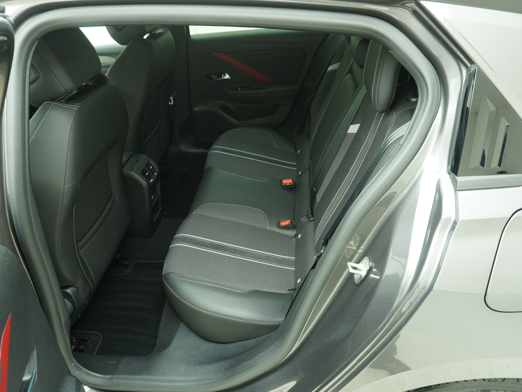 OPEL Astra 1.6 T PHEV Swiss Plus