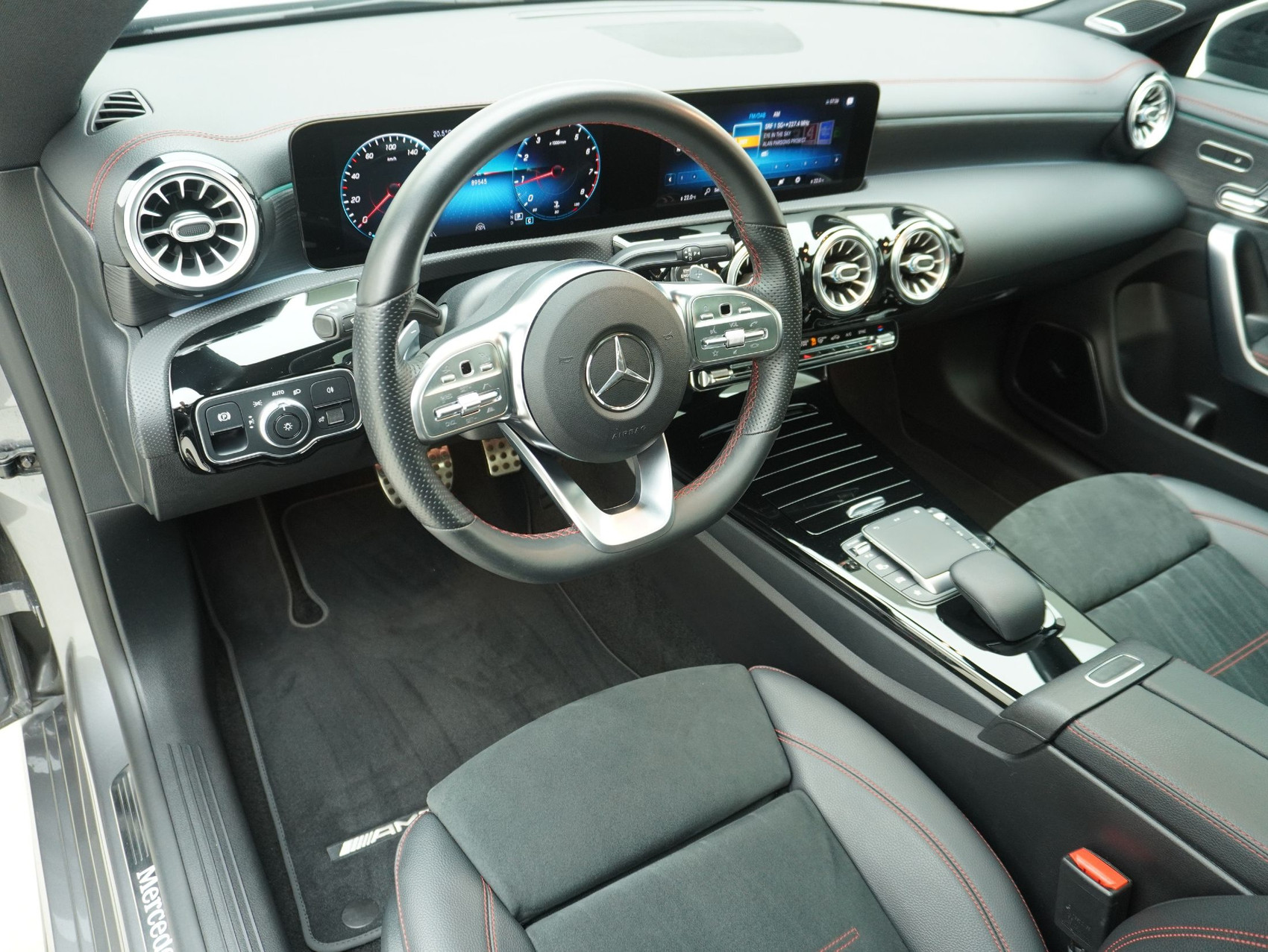 MERCEDES-BENZ CLA-Klasse CLA 250 AMG Line 4matic Shooting Brake