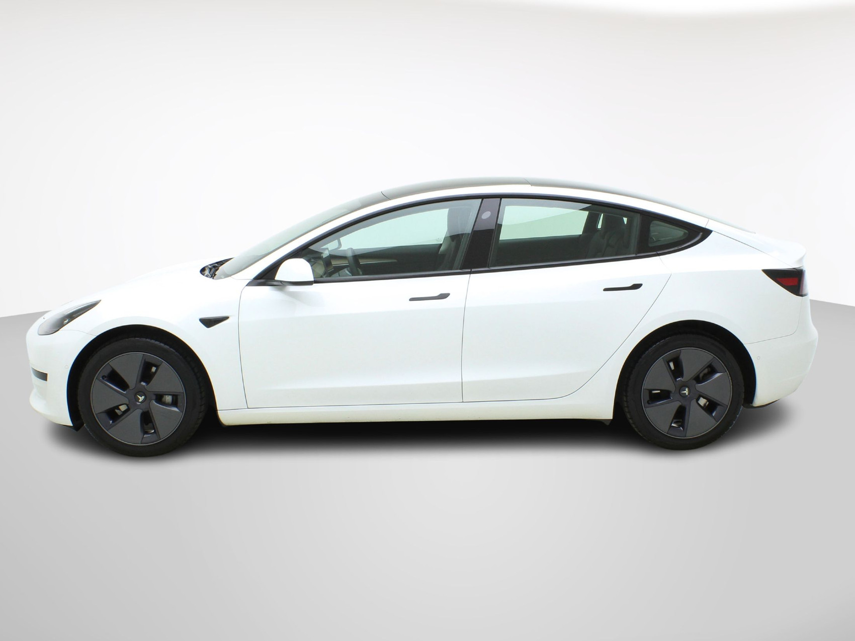 TESLA Model 3 Standart Range Plus RWD