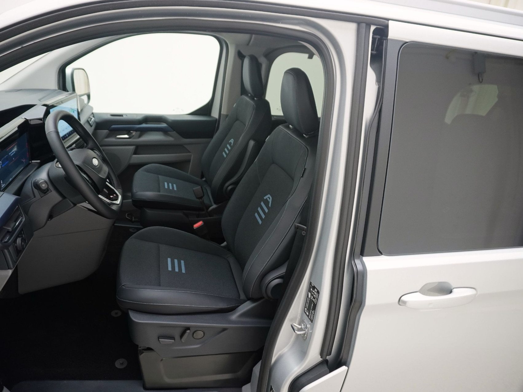 FORD Tourneo Custom L1 2.5 Plug-in-Hybrid Active