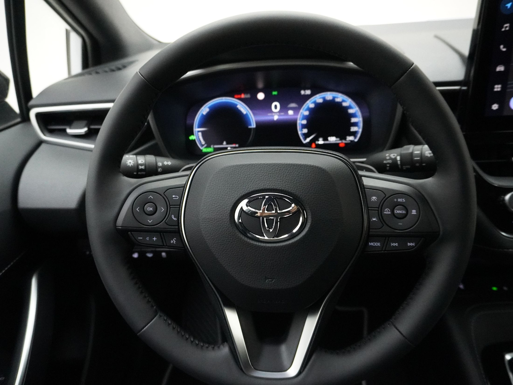 TOYOTA Corolla 2.0 HSD Trend ** Trend Plus **