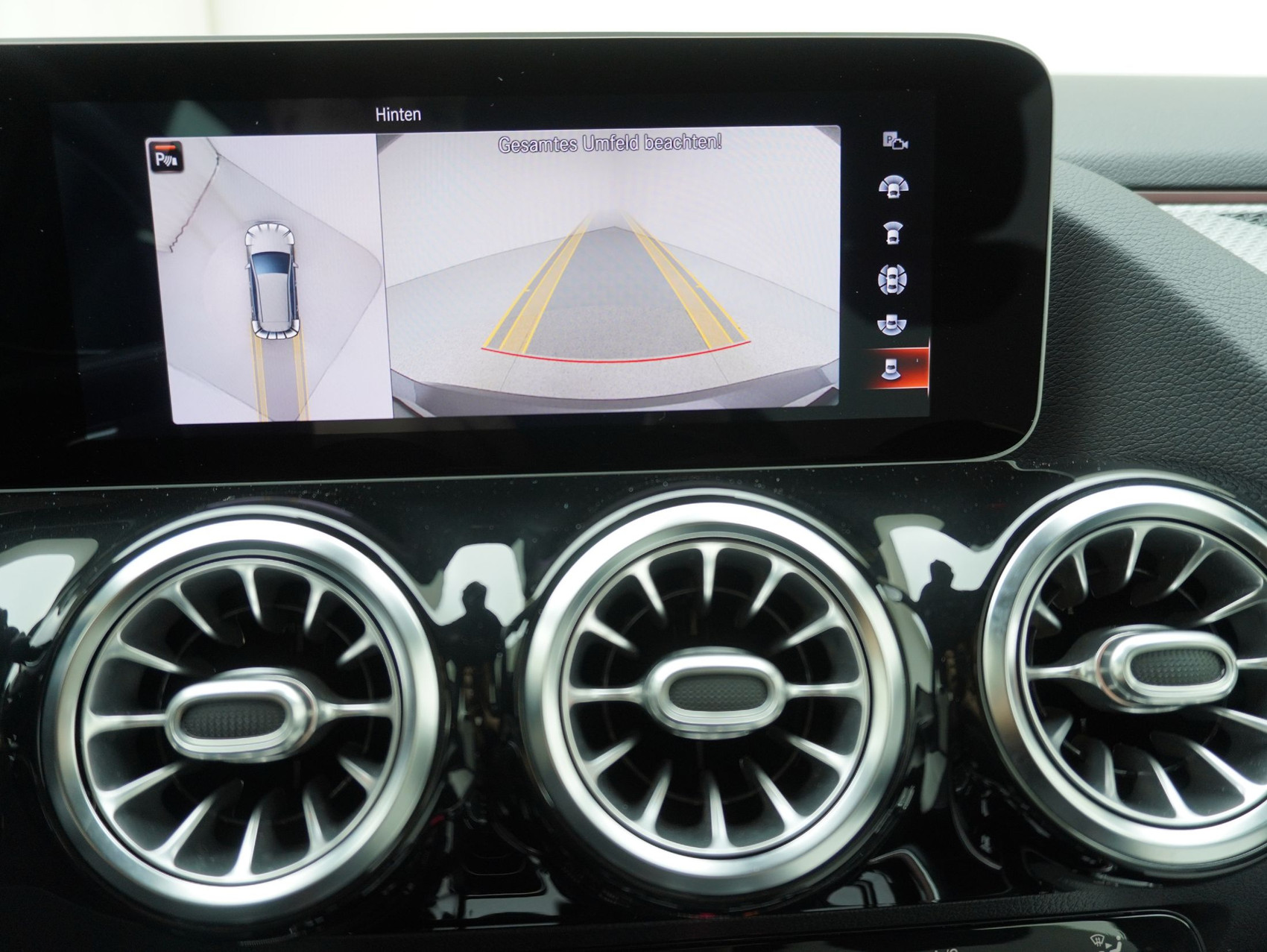 MERCEDES-BENZ B-Klasse B 250 AMG Line 4matic