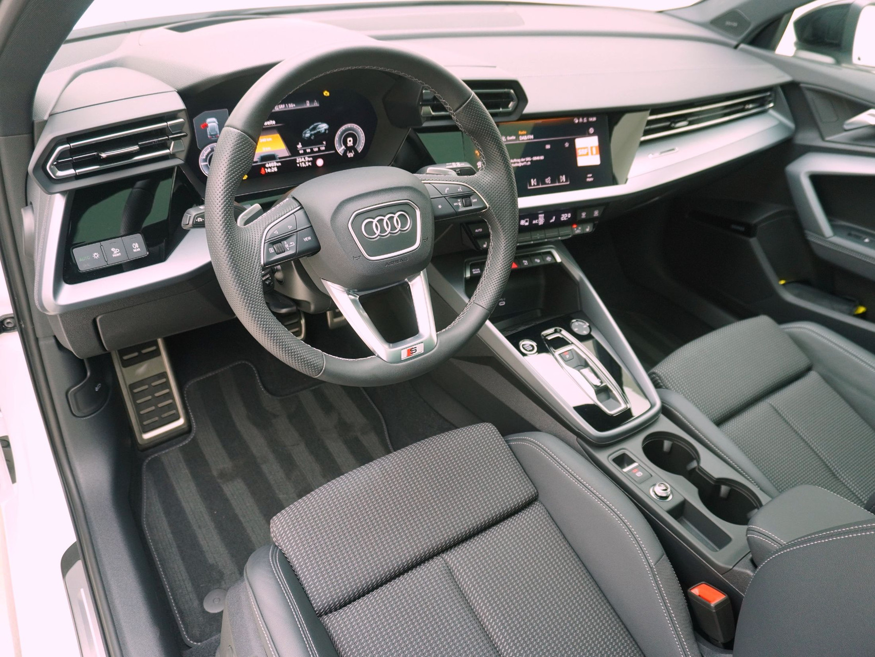 AUDI A3 Sportback 40 TFSI e S line S-Tronic **Audi Werksgarantie bis 04/2030**