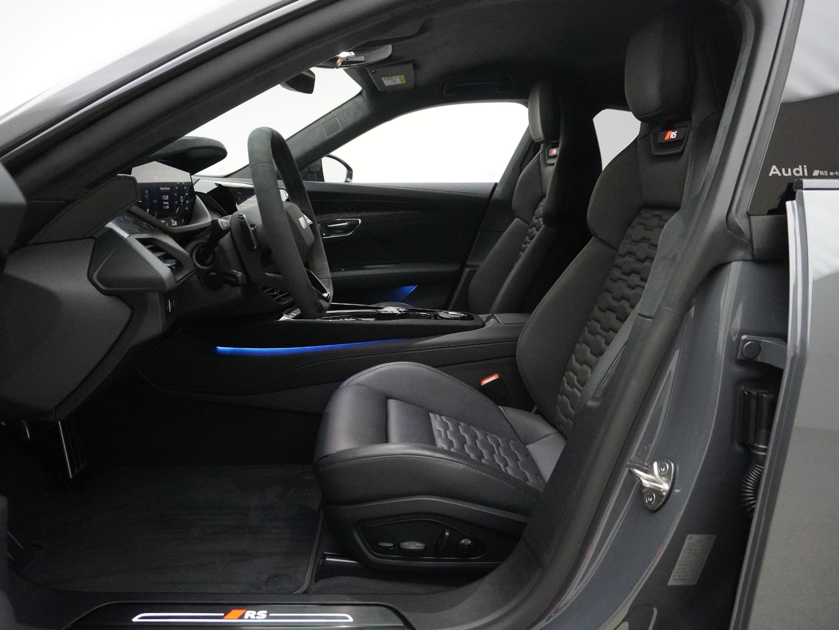 AUDI e-tron GT RS quattro performance ** Audi Werksgarantie bi s 07/2029**