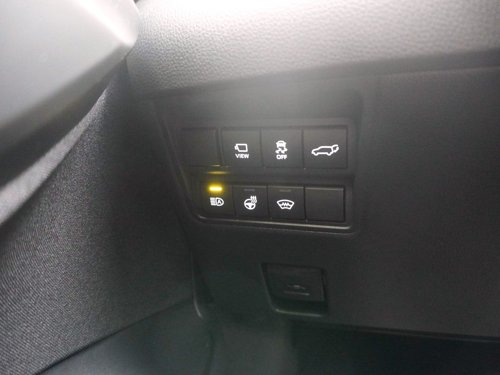 TOYOTA Yaris Cross 1.5 VVT-i HSD Premium AWD-i ** 360° Kamera **