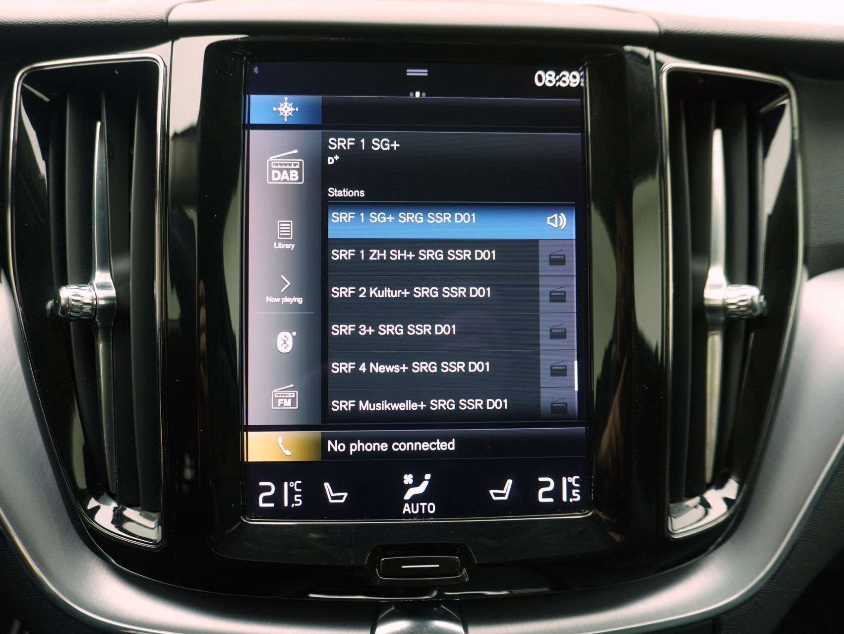 VOLVO XC60 2.0 B4 MH Momentum AWD