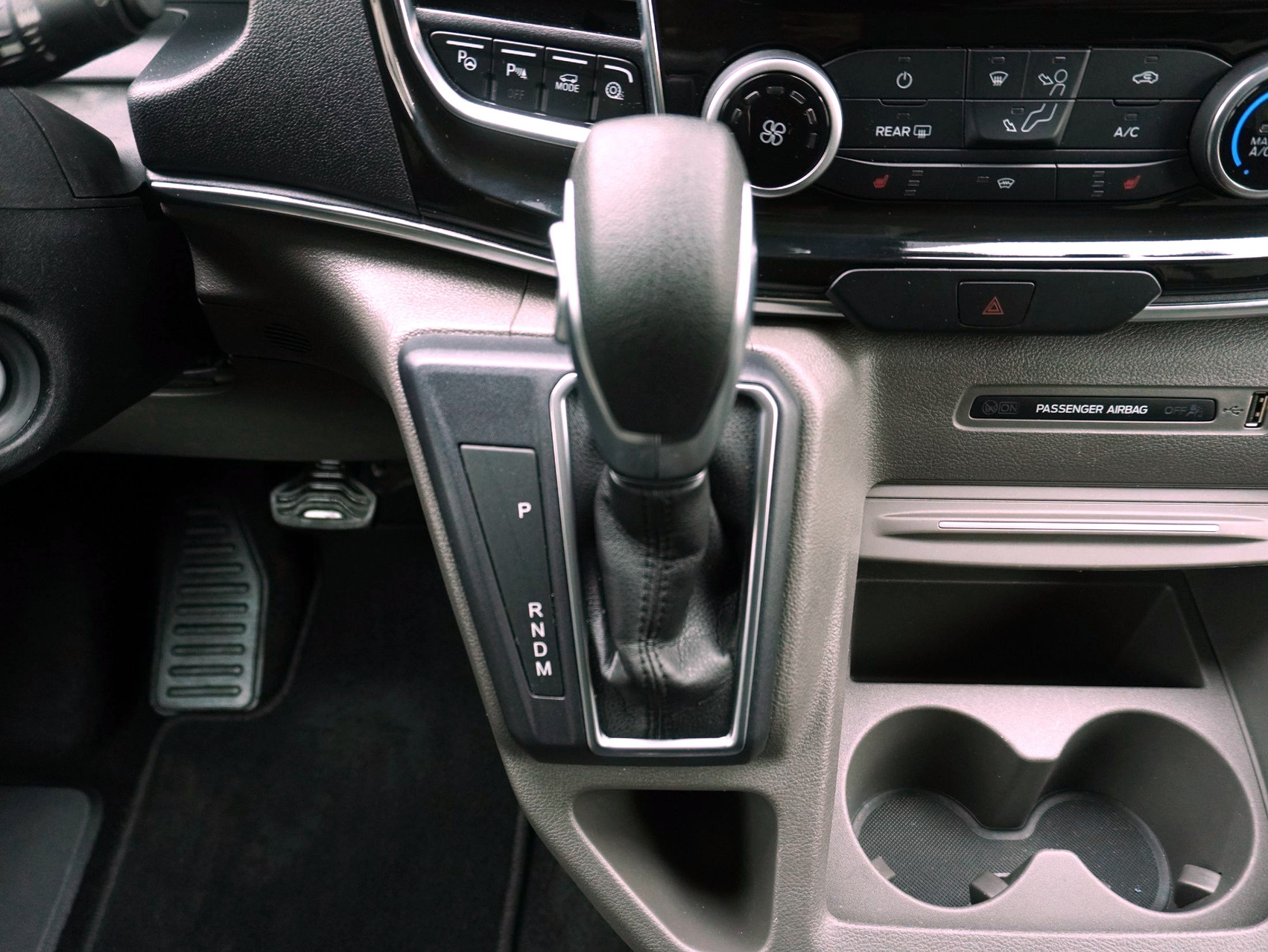 FORD Tourneo C Bus 320 L2 2.0 TDCi Titanium X