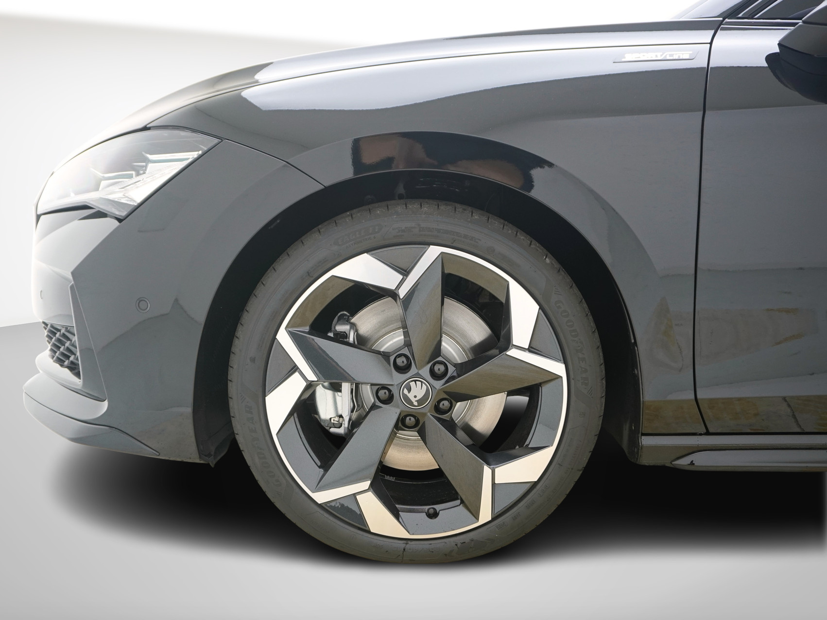 SKODA Superb 2.0 TSI Sportline 4×4 DSG
