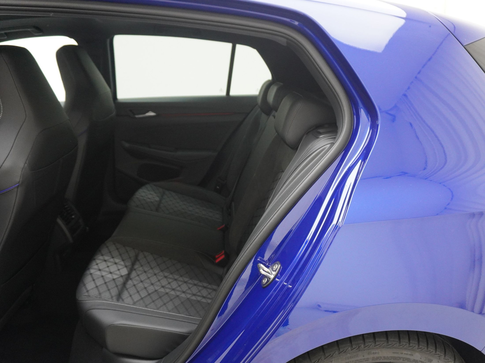 VW Golf VIII 1.5 eTSI R-Line DSG